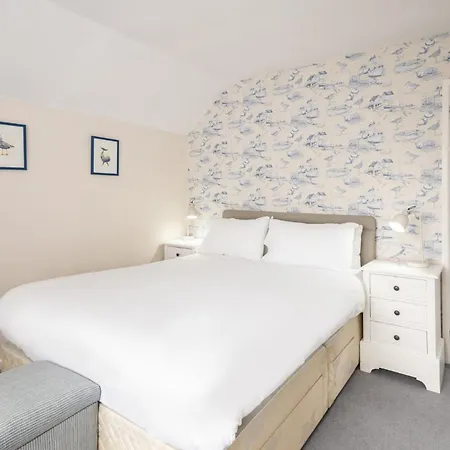 Host & - Farthings Tatil Evi