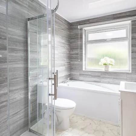 Host & - Farthings *