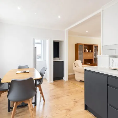 Host & - Farthings *